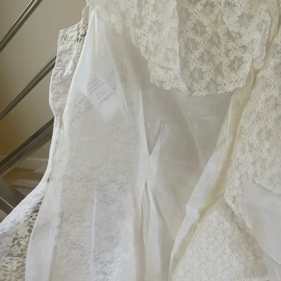 Vintage Nina RICCI Elegant White Lace Sleeveless Top